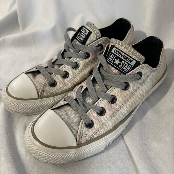 Converse Low Top Shoes Sneakers Rainbow Diamond Shimmer Size 6 - Picture 2 of 15